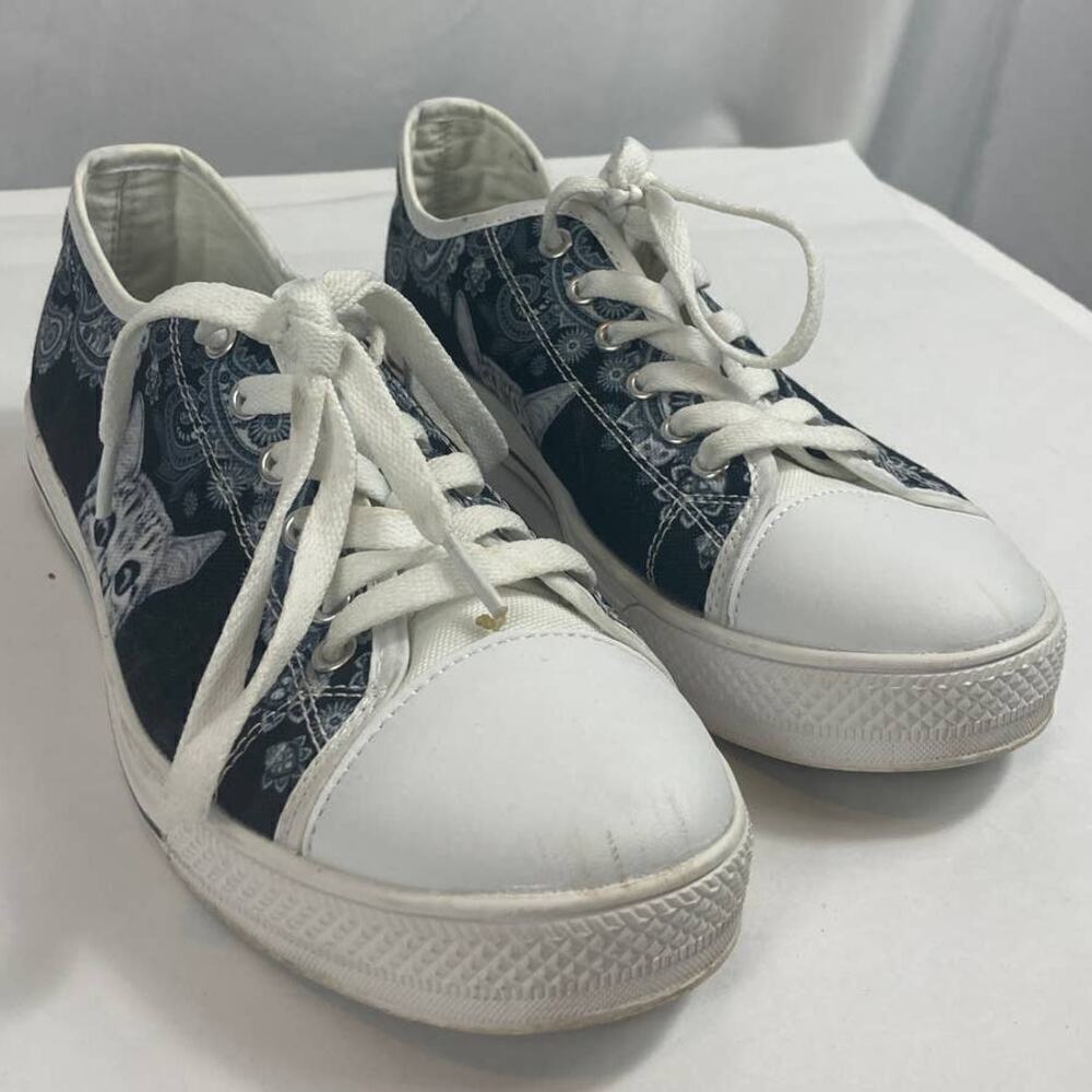 Boutique Cat Sneakers size 6